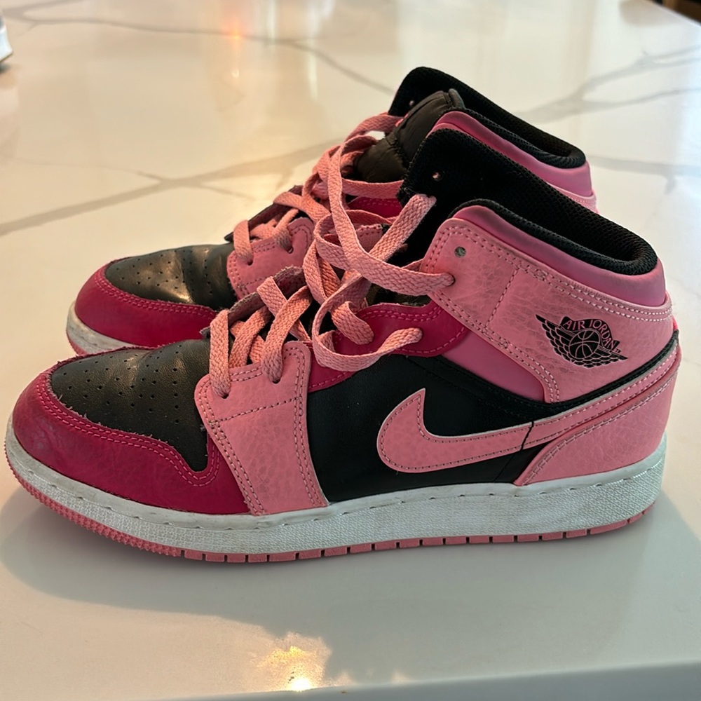 Nike Jordan 1 Mid 6 6Y Coral Chalk high top